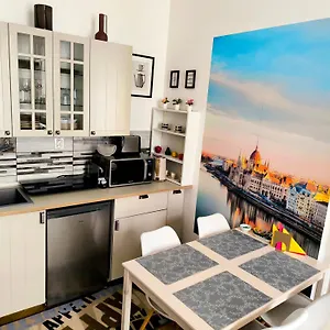 Margaret & Violet - Stylish Downtown In Apartamento